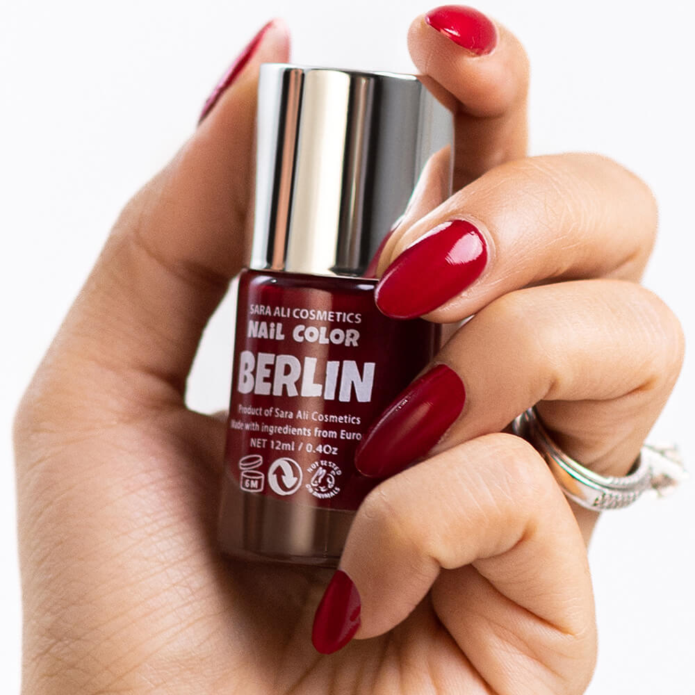BERLIN - Red Nail Color